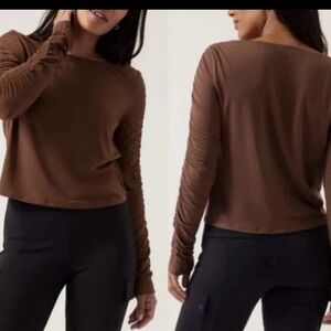 Athleta runched arm crop top